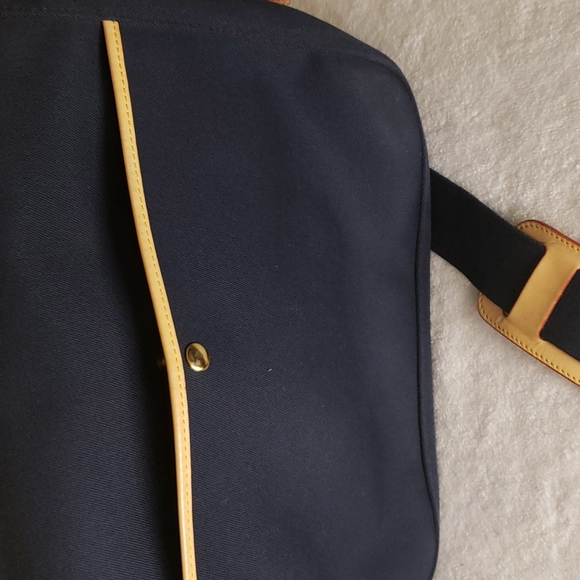 Dooney & Bourke Shoulder Bag - Picture 6 of 6